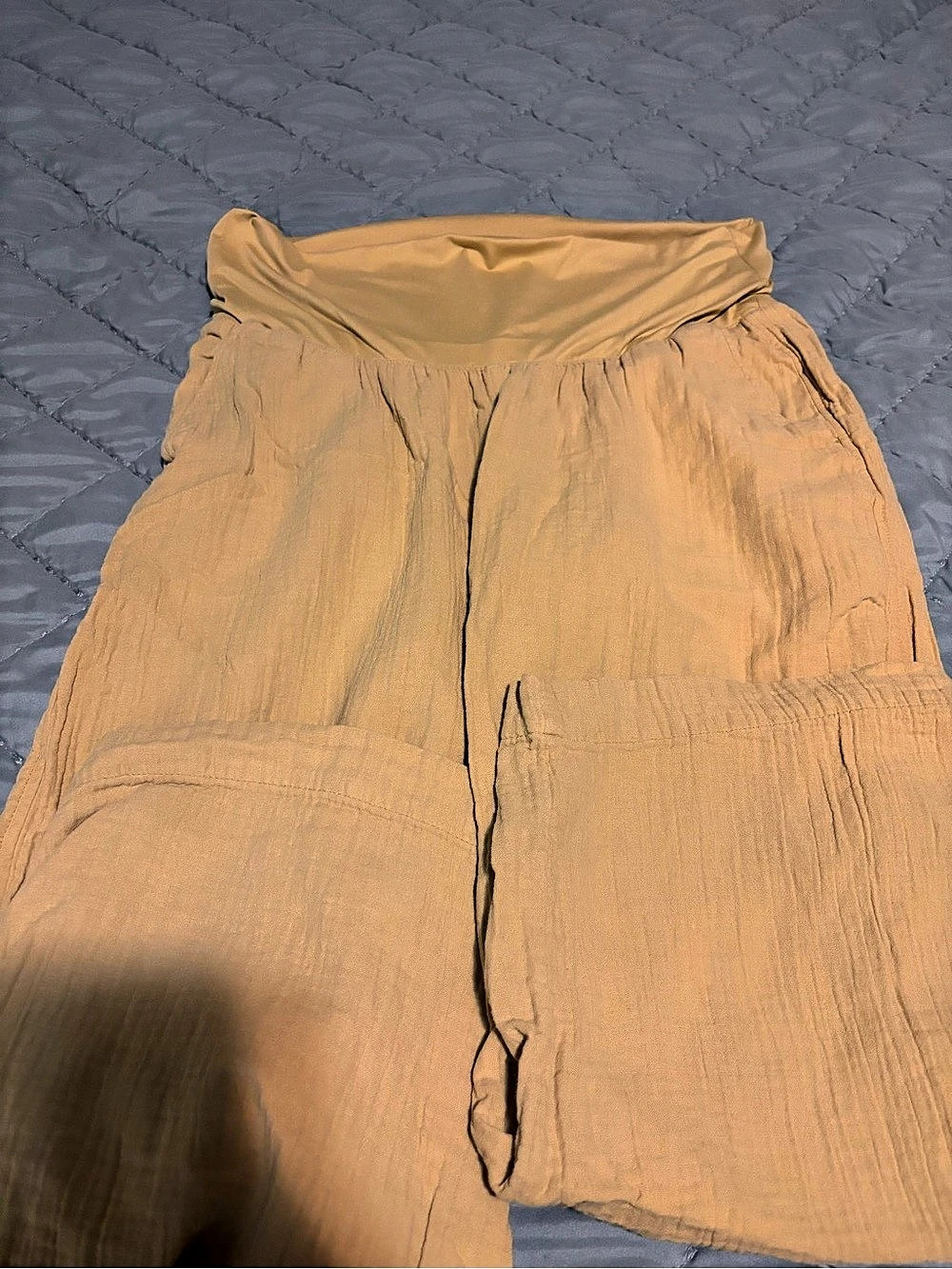 Old Navy Maternity Rollover-Waist Crinkle Gauze Barrel Leg Ankle Pants